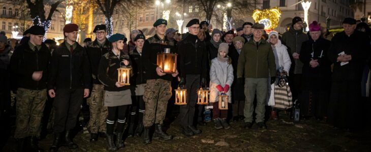 Światełko Betlejemskie Pokoju na Przemyskim Rynku
